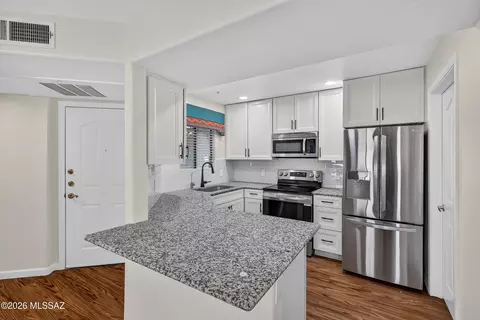 5751 N Kolb Rd #18102, Tucson, AZ 85750