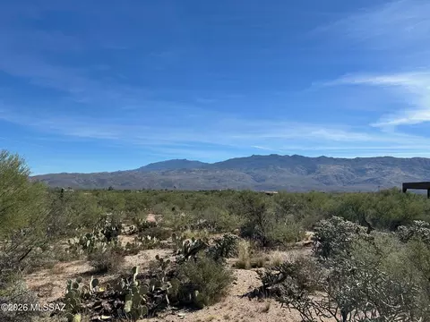 11651 E Andalusian Pl #8, Tucson, AZ 85748