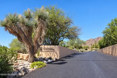 6427 N Foothills Dr, Tucson, AZ 85718