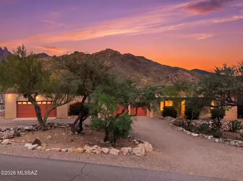 6720 N Columbus Blvd, Tucson, AZ 85718