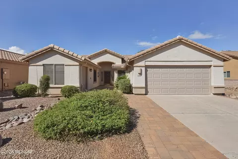 1289 N Birds Nest Rd, Green Valley, AZ 85614