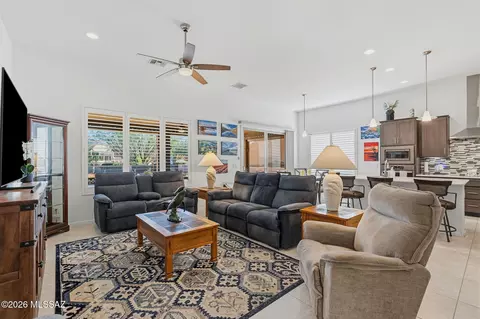Living - 2476 E Rolling Meadow Ln, Green Valley, AZ 85614 photo 3 of 4