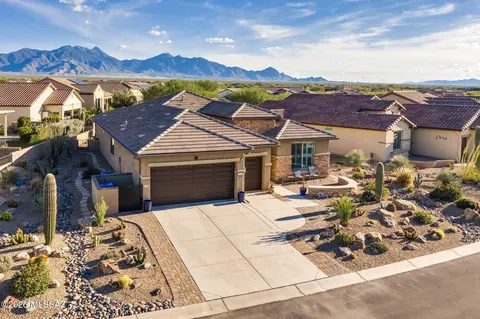 2476 E Rolling Meadow Ln, Green Valley, AZ 85614