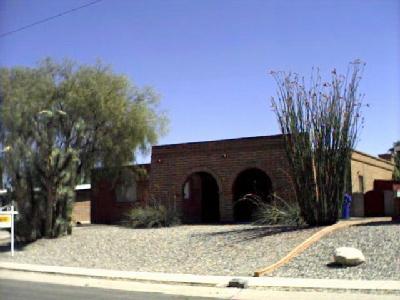 8932 E Pine Valley Dr, Tucson, AZ 85710 photo 2