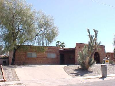 8932 E Pine Valley Dr, Tucson, AZ 85710 photo 1