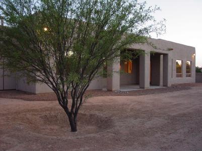 2103 E Kleindale Rd, Tucson, AZ 85719 photo 2