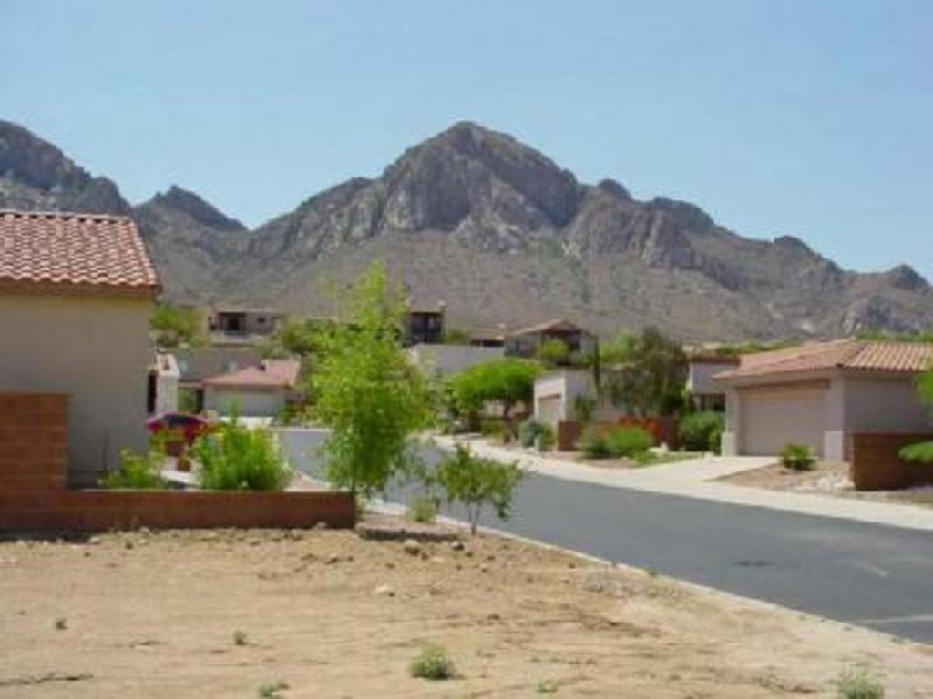 1519 E Tascal Loop, Oro Valley, AZ 85737 photo 1