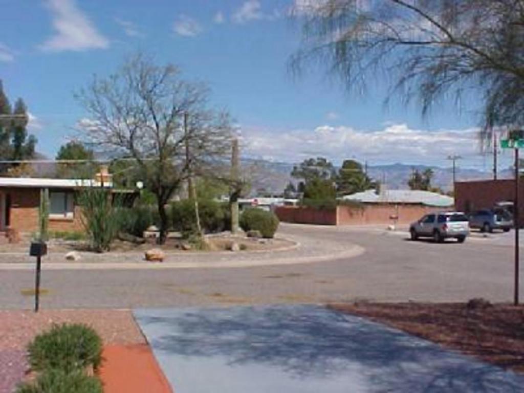 6232 E Oak St, Tucson, AZ 85711 photo 8