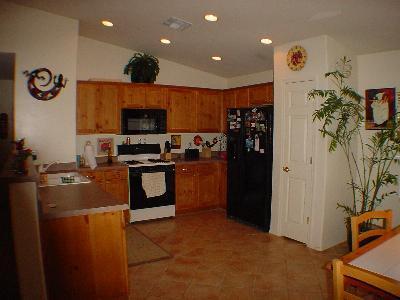 8365 E Sarnoff Ridge Loop, Tucson, AZ 85710 photo 4