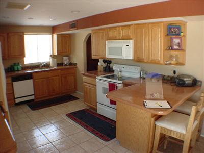 7249 E Montecito Dr, Tucson, AZ 85710 photo 3