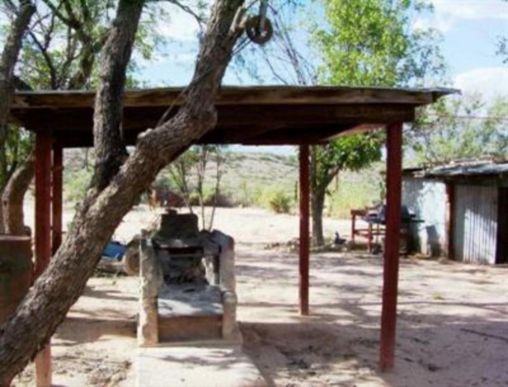 950 E Heartleaf Ln, Benson, AZ 85602 photo 2