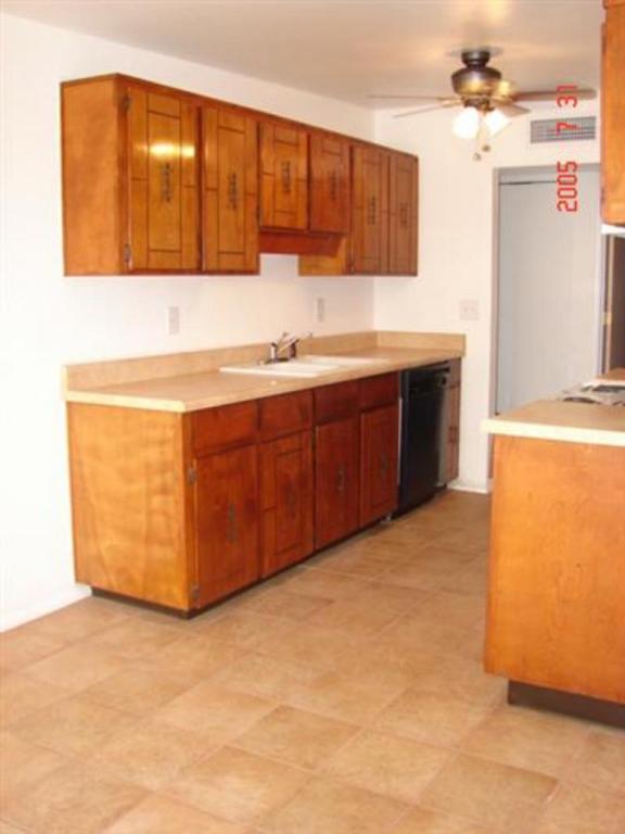 9852 E 33rd St, Tucson, AZ 85748 photo 5