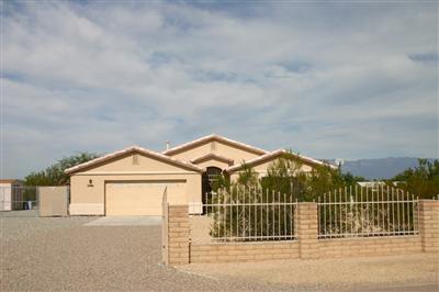 5903 E Farmstead Dr, Tucson, AZ 85706 photo 1