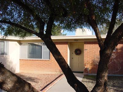 7364 E Sylvane Dr, Tucson, AZ 85710 photo 2