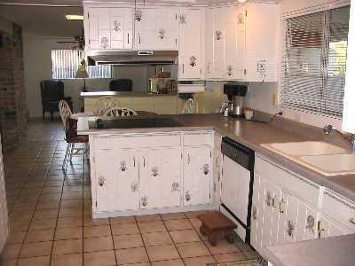 7949 E Beverly St, Tucson, AZ 85710 photo 2
