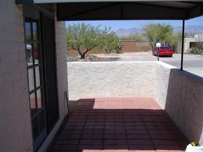9852 E Skyview Dr, Tucson, AZ 85748 photo 2