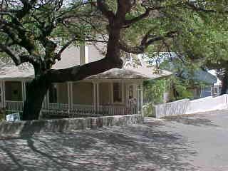 117 Higgins Hl, Bisbee, AZ 85603 photo 2