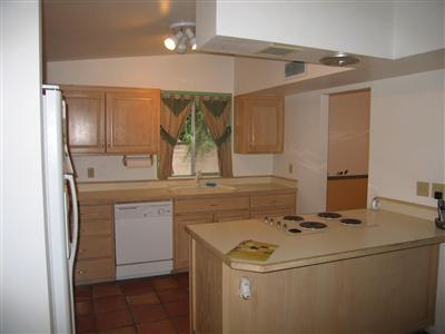 7402 E Kenyon Dr, Tucson, AZ 85710 photo 2