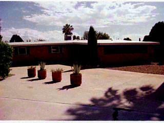 8710 E Burning Tree Dr, Tucson, AZ 85710 photo 1