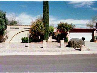 8965 E Maple Leaf Dr, Tucson, AZ 85710 photo 1