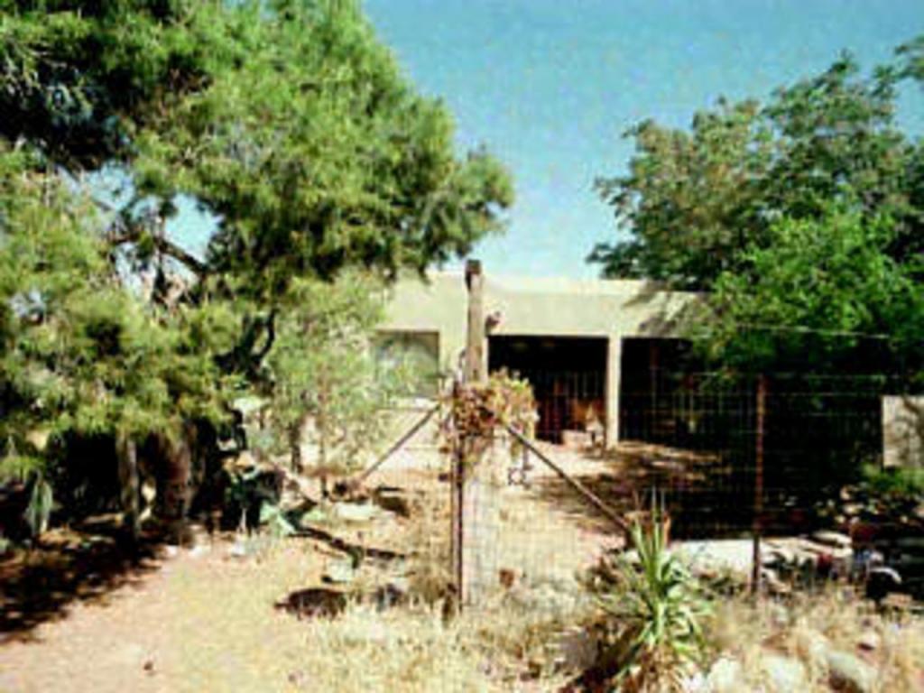 207 E Roger Rd, Tucson, AZ 85705 photo 1