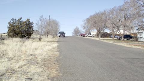 295 W Laurel Ave, Ash Fork, AZ 86320 photo 5