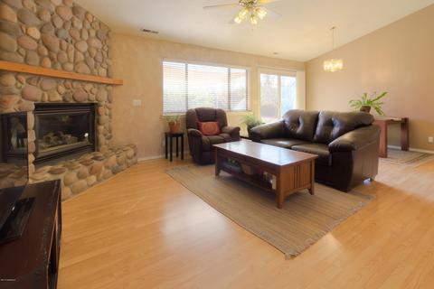 6897 Eagle Crest Dr, Flagstaff, AZ 86004 photo 3