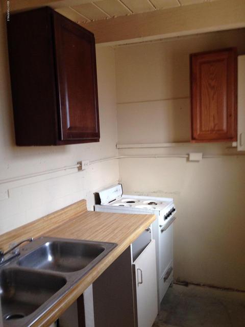 719 E 3rd St, Winslow, AZ 86047 photo 5