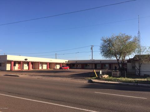 719 E 3rd St, Winslow, AZ 86047 photo 1