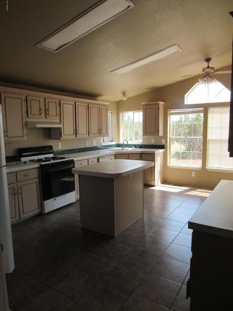 1676 E Whitehall Dr, Williams, AZ 86046 photo 3