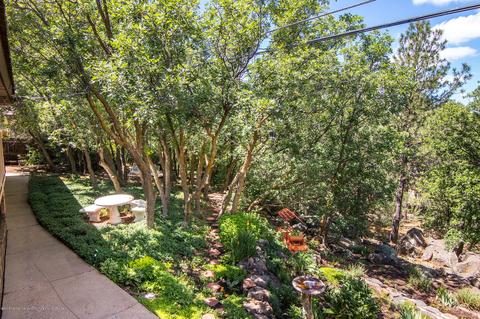 335 E David Dr, Flagstaff, AZ 86001 photo 2