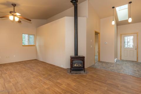 7635 E Robin Hood Rd, Williams, AZ 86046 photo 2