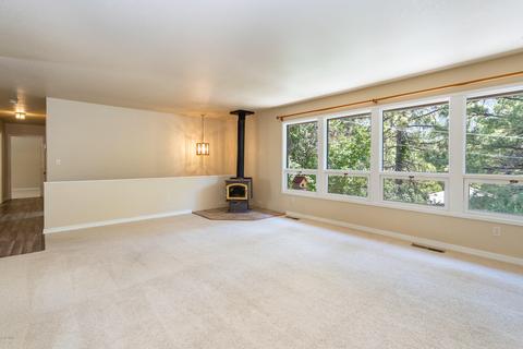 1018 E Hillcrest Dr, Flagstaff, AZ 86004 photo 3