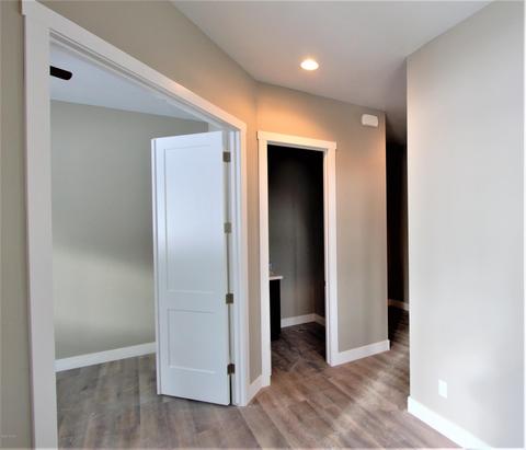 32 E Tranquil Ln, Flagstaff, AZ 86001 photo 3