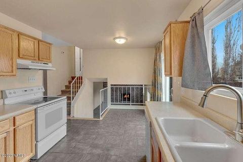 3910 E Hawk Ln, Flagstaff, AZ 86004 photo 6