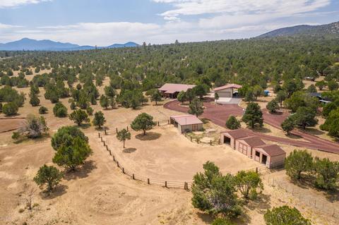 416 E Nighthawk Ln, Williams, AZ 86046 photo 1
