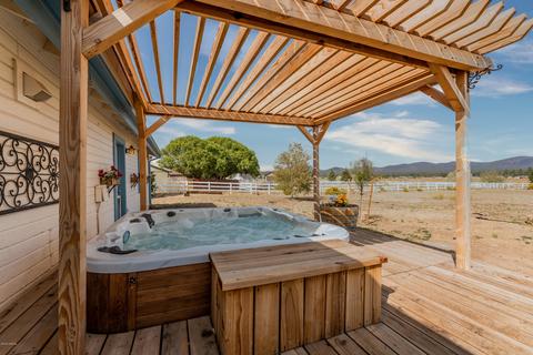 11075 Edith Dr, Flagstaff, AZ 86004 photo 2