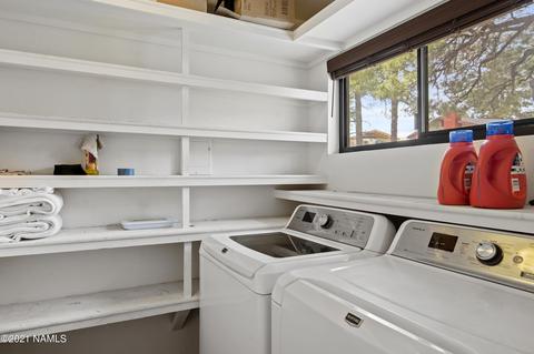 3106 E Manor Dr, Flagstaff, AZ 86004 photo 4