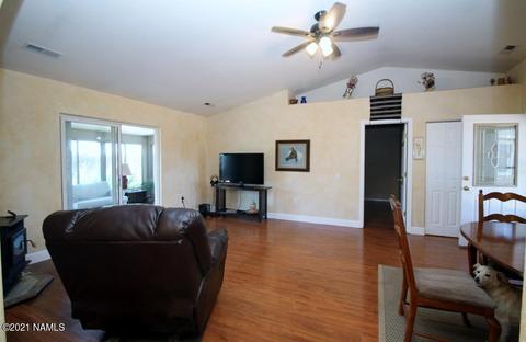 7820 E Mitchell Dr, Flagstaff, AZ 86004 photo 3