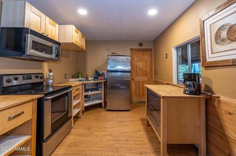 746 Comanche St, Flagstaff, AZ 86001 photo 4