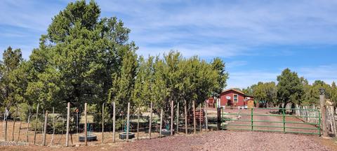 515 E Tall Tree St, Williams, AZ 86046 photo 3