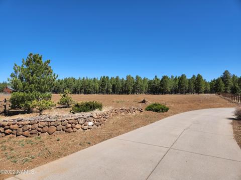 7523 Ranch House Ln #8, Flagstaff, AZ 86001