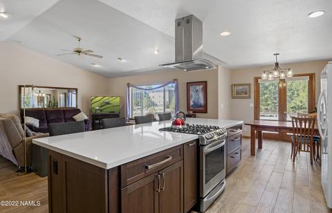 230 E Mohawk Dr, Flagstaff, AZ 86005 photo 5