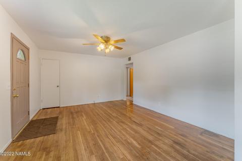 317 E Papago Dr, Flagstaff, AZ 86005 photo 2