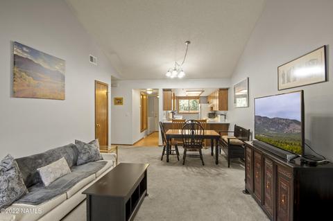 2535 E Heidi Loop, Flagstaff, AZ 86004 photo 3