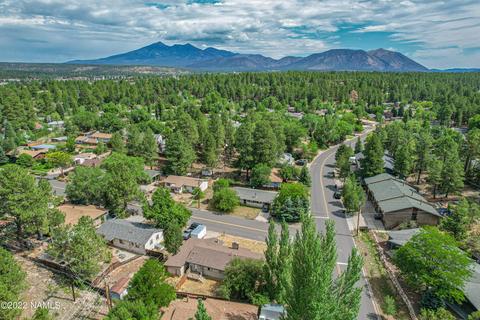 425 E Mohawk Dr, Flagstaff, AZ 86005 photo 2