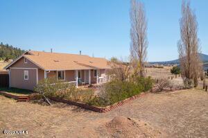 7915 E Mitchell Dr, Flagstaff, AZ 86004 photo 2