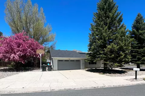 3710 E Finch Ln, Flagstaff, AZ 86004