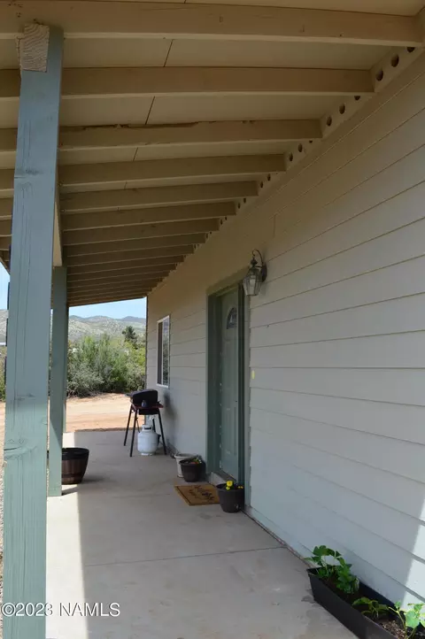 17940 Native Dancer, Dewey, AZ 86327 photo 2
