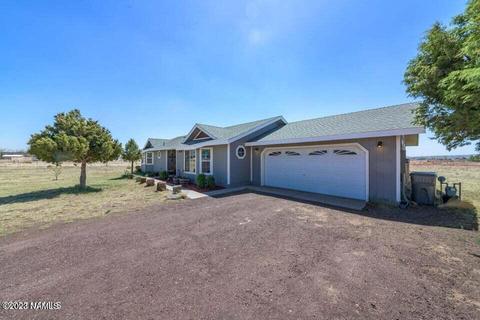 7530 E Neptune Dr, Flagstaff, AZ 86004
